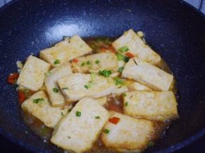 撒上葱花即可出锅