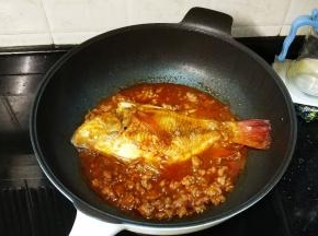 翻另一面再烧一会即可上碟