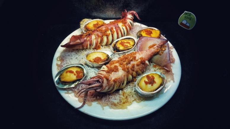 鲍鱼粉丝蒸鱿鱼