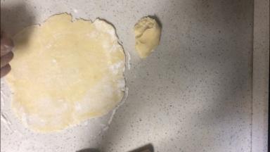 派皮：擀面