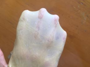 能拉出薄膜即可