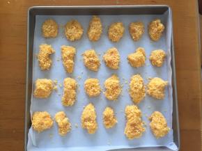 放入烤盘，放入预热好的烤箱200度，上下火，中层，15分钟