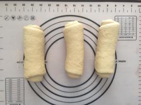 盖上保鲜膜再次松弛15分钟