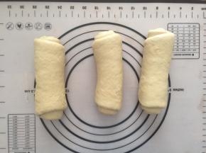 盖上保鲜膜再次松弛15分钟