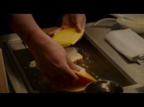 影片中烤芝士三明治制作