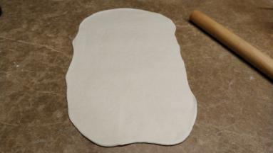 将面团擀成长方形