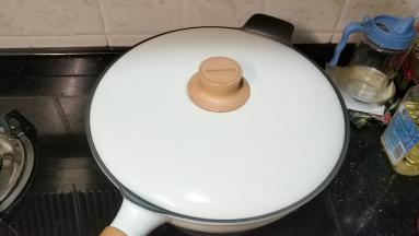 盖上盖子醒半小时发酵至二倍大