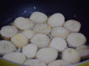 煎至两面焦黄色