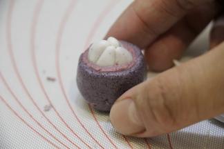 红色内皮，紫色外壳，此步骤漏拍，下次补。