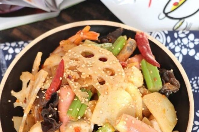 看到食材这么丰富的麻辣香锅，流口水没？