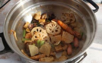 用大碗盛出，可适量洒上芝麻和香菜。