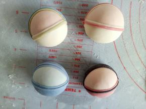 这是4个全部贴好了的身体