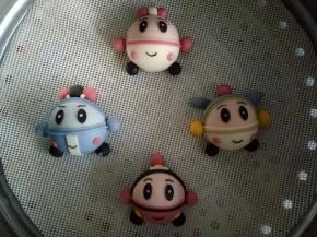 全部组合好后进行室温发酵，发酵至轻按慢慢回弹就可以了，开水上锅蒸15分钟，关火闷3分钟