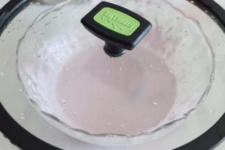 盖好盖子在室温下发酵，现在室温大约28度，发30分钟。