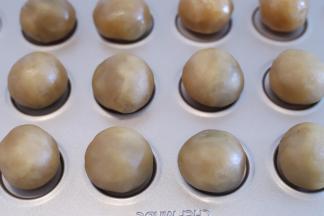 收口捏紧，搓圆，放冰箱冷藏备用