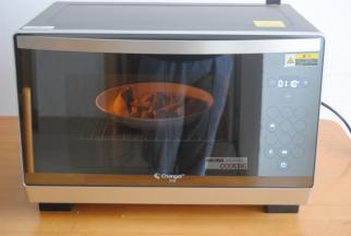 我是蒸熟的，用的是长帝蒸烤箱，13分钟就完全熟透了，如果用蒸锅，时间也是一样。