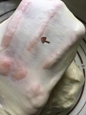 揉至面团能拉出手套膜