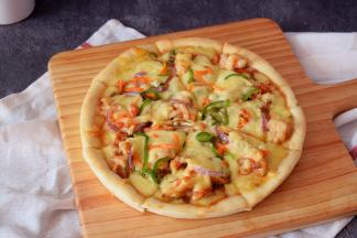 烤箱200度，烤10-15分钟。（烤箱之前烤完饼底的时候不要关,如果不提前烤饼底的同学这步烤箱要提前预热10分钟）