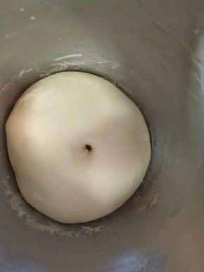 发酵到2倍大，用手指戳洞不回缩即可！