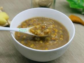 煮好的粥，把陈皮和生姜捞出，吃的时候口感好，不放糖不放盐也能吃3大碗。