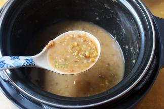 按煮键，约50分钟，即可煮烂。我用的是压力锅，容易煮熟。如果是砂锅煮，要小火慢炖2小时。