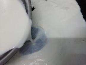 剩下的花生浆放入不粘锅中，大火烧开转小火