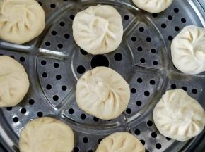 全部做好后再次发酵30分钟左右，然后放入蒸锅，上汽后蒸12分钟，再焖三分钟。