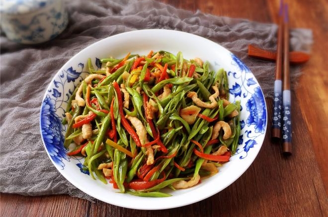 双色空心菜茎炒肉