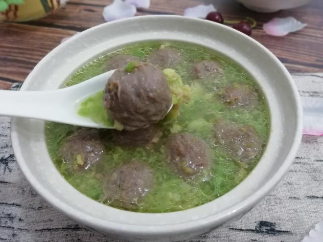 牛油果墨鱼牛肉丸汤