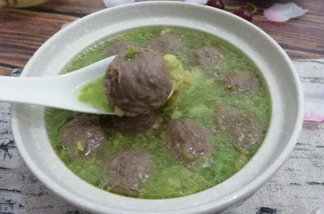 牛油果墨鱼牛肉丸汤