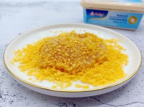 两面再裹一层面包糠。