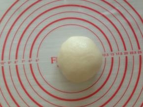 揉至能拉出薄膜的状态是最好的，放入冰箱松驰30分钟