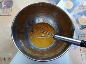 步骤3中的材料充分搅拌均匀