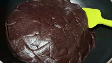 这次整整炒了一个小时。凉了之后会比刚炒好再硬一点。成品1550克左右。