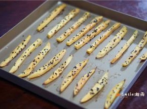 烤好的薯条，放凉一下就可以开吃啦。