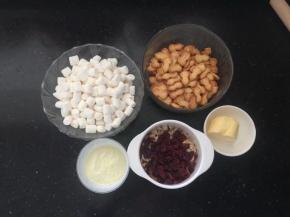 1、准备好所有的材料。