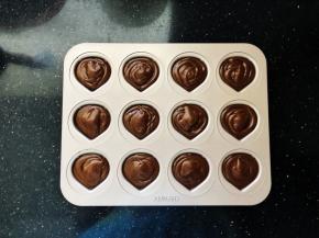 11、再挤入剩余的一半蛋糕糊。