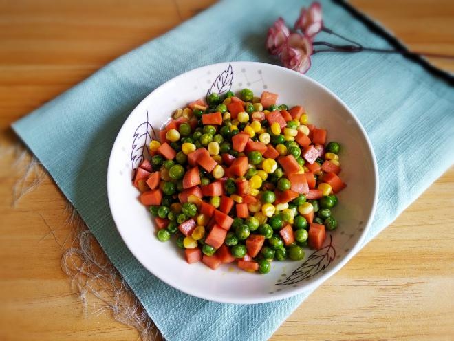 玉米豌豆米炒火腿肠
