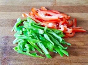 青红椒去籽切丝