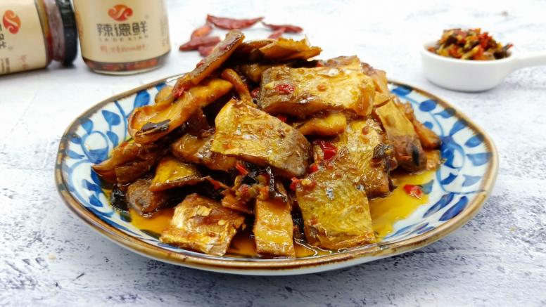 木耳辣椒酱炒咸鱼