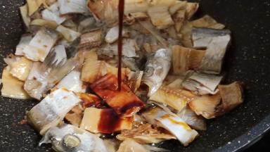 加生抽一勺上色。