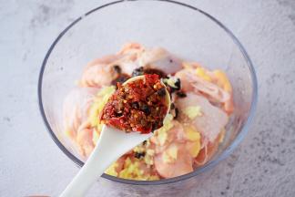 加入辣椒香菇酱