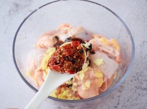 加入辣椒香菇酱