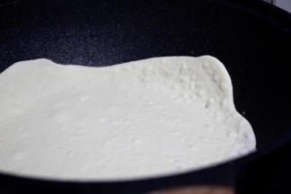 第一款： 7. 4分钟内翻面，饼不用发脆， 翻面后中火烘3-4分钟。