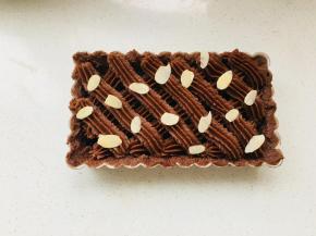 12、表面装饰杏仁片