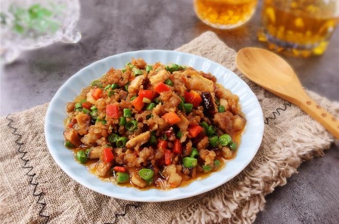 彩蔬碎肉