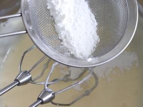 加入过筛的玉米淀粉