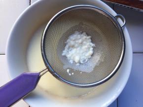 过筛一下，面糊更细腻