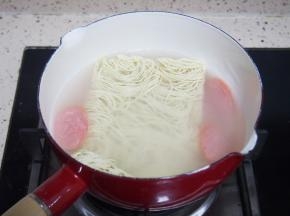 加入面条煮熟