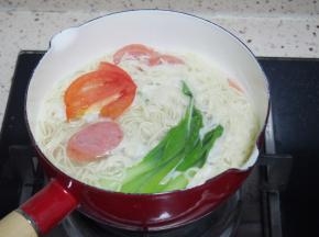 放入西红柿